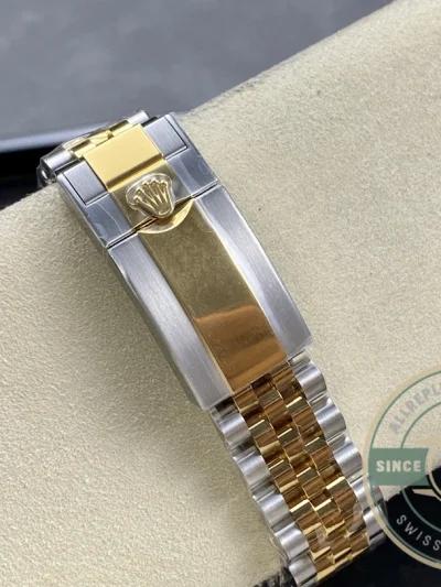 Replica Rolex GMT-Master II Zombie Bumblebee 126713GRNR Jubilee - Swiss-Made Clone Watch