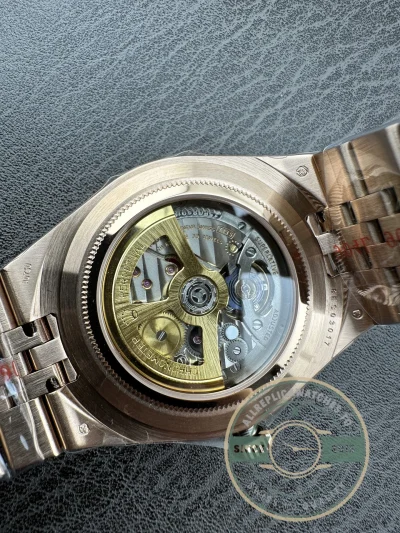 Replica Rolex Land-Dweller Rose Gold 40mm 127335 - Affordable Luxury Replica Timepiece