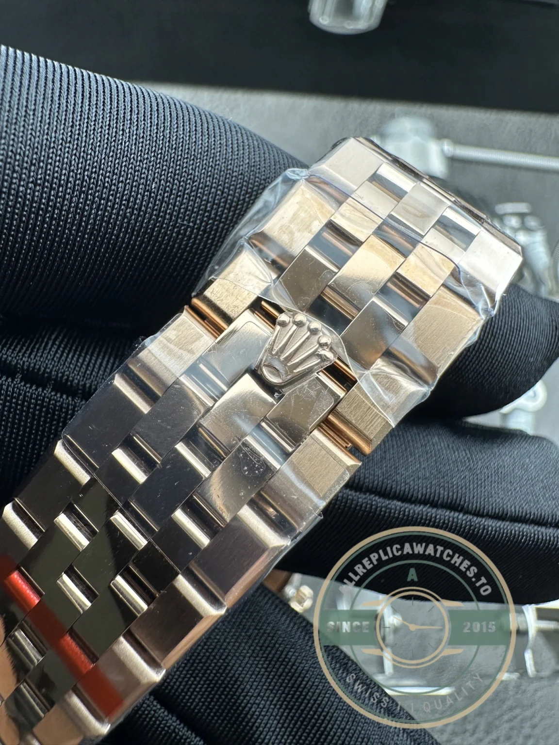 Replica Rolex Land-Dweller Rose Gold 40mm 127335 - Best Quality Replica Watch