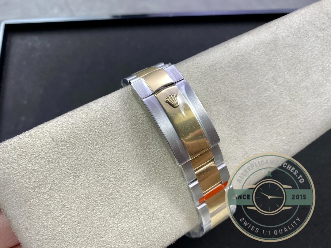 Replica Rolex Sky-Dweller Yellow Gold 326933 42mm Dial - Affordable Super Clone Watch