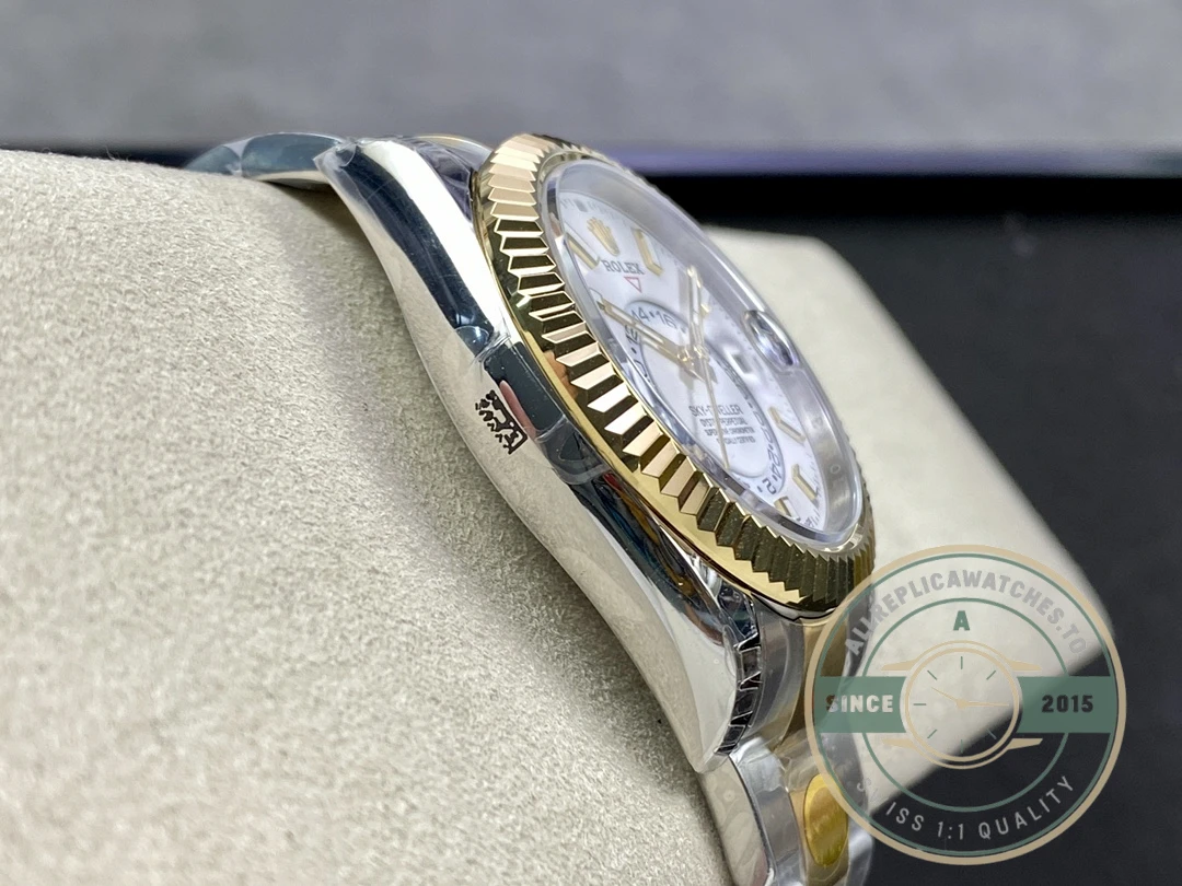 Replica Rolex Sky-Dweller Yellow Gold 326933 42mm Dial - Factory Super Clone Watch