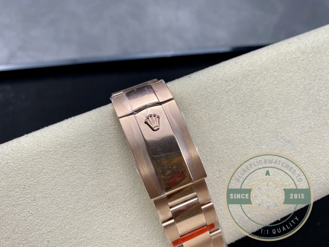 Replica Sky-Dweller 42 mm Everose gold 326935 Black Dial 42mm - Premium Super Clone Watch