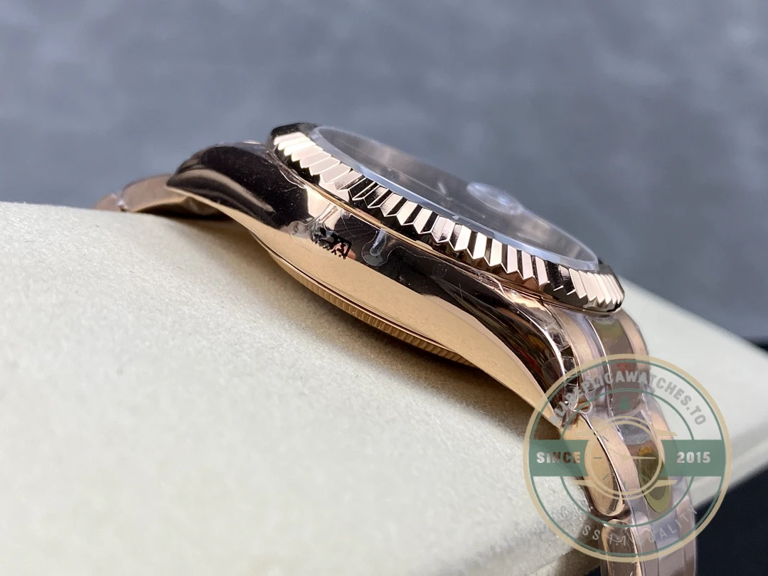 Replica Sky-Dweller 42 mm Everose gold 326935 Black Dial 42mm - Luxury Replica Watch