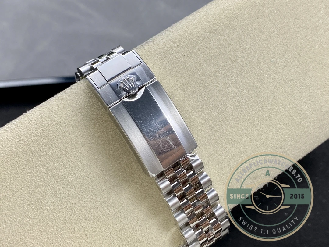 Superclone Rolex GMT-Master II Bruce Wayne 126710GRNR Jubilee - Affordable Luxury Replica Timepiece