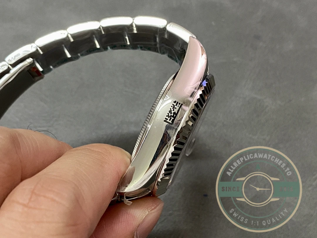 Superclone Rolex Sky-Dweller 326238 42mm Mint Dial Oyster - Swiss-Made Clone Watch