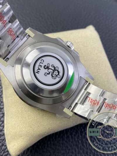 Superclone Rolex Submariner Hulk 40mm Green Dial 116610LV - Budget Luxury Replica Watch