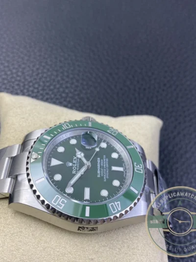 Superclone Rolex Submariner Hulk 40mm Green Dial 116610LV - High-Grade Replica Watch