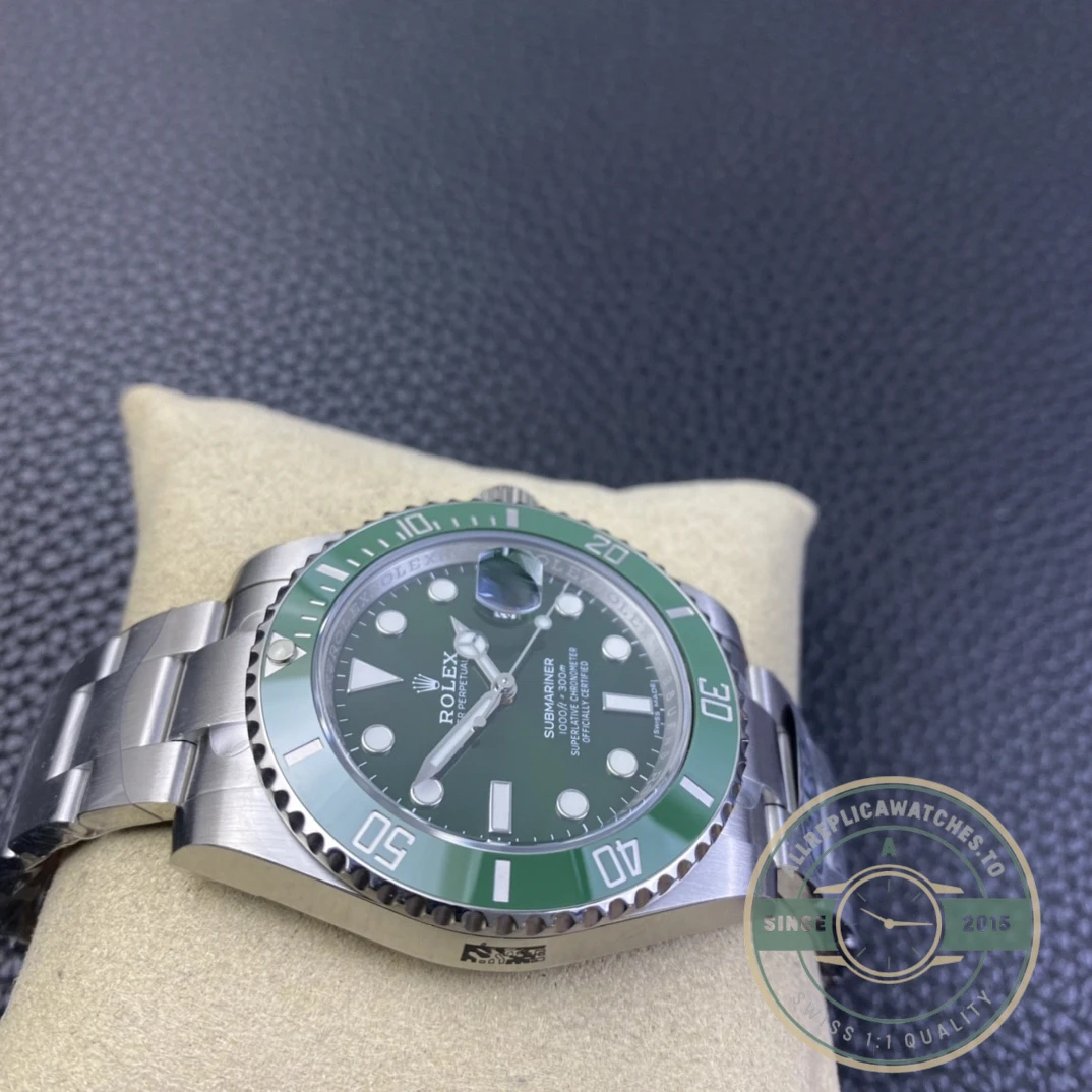Superclone Rolex Submariner Hulk 40mm Green Dial 116610LV - High-Grade Replica Watch