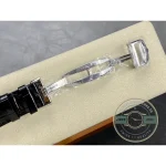 Black alligator strap and pin buckle fitted to the white gold Master Ultra Thin 1303520