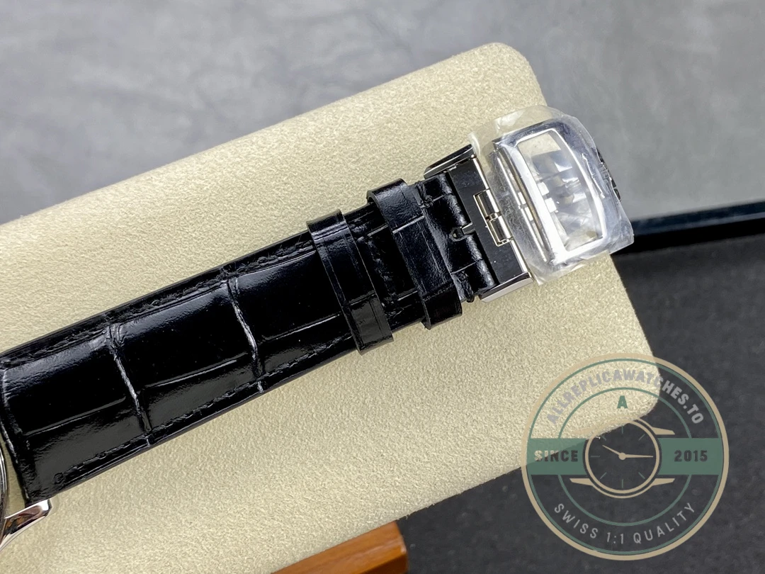 Swiss Clone Jaeger-LeCoultre Master Ultra Thin White Gold 1303520 - Best Quality Replica Watch