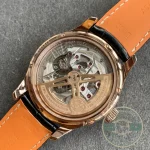 Larger subdials here give the calendar room to be read at a glance