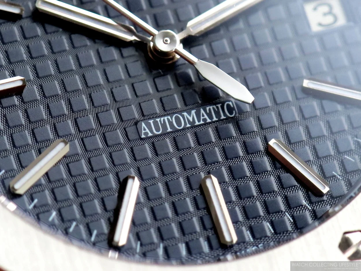 AP Royal Oak Grande Tapisserie dial pattern macro
