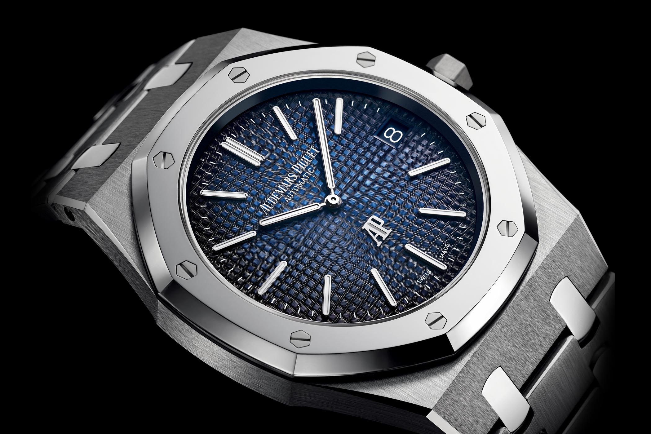 AP Royal Oak Jumbo 15202ST Extra-Thin on wrist