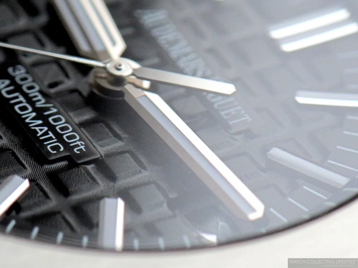 AP Royal Oak Grande Tapisserie dial pattern macro detail