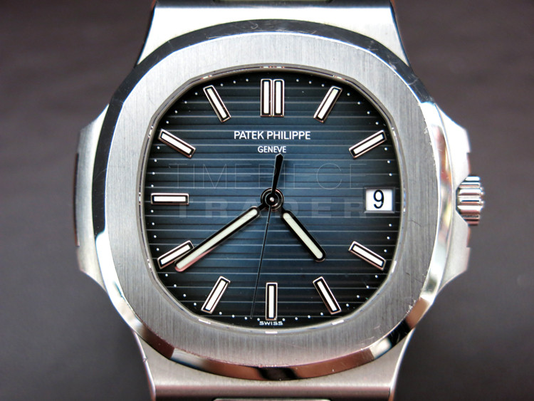 Patek Philippe Nautilus 5711 blue sunburst dial closeup
