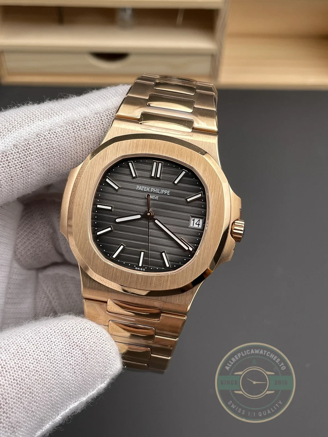 Replica Nautilus 5711/1R-001 Patek Philippe 40 mm, Rose Gold, Black Dial