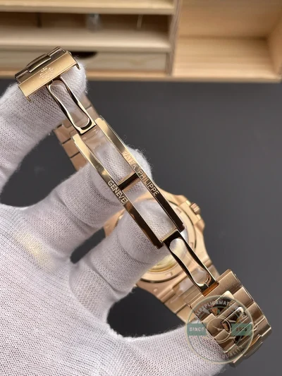 Replica Nautilus 5711/1R-001 Patek Philippe 40 mm, Rose Gold, Black Dial