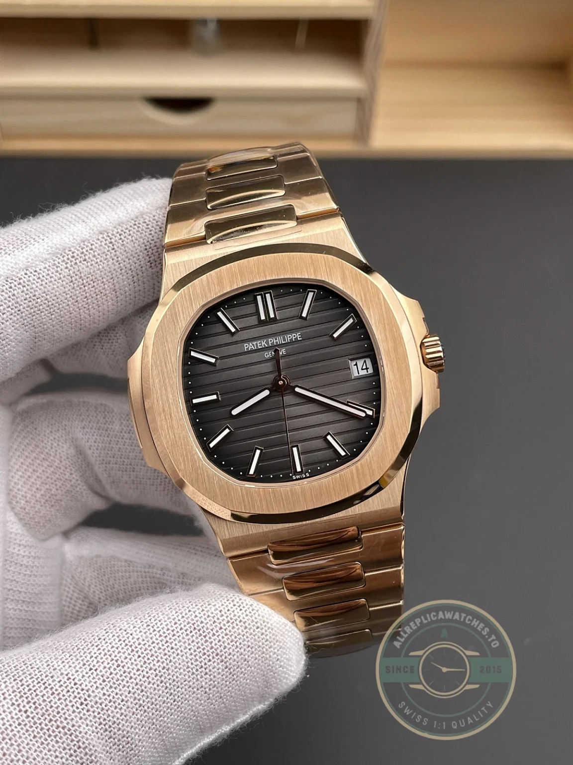 Replica Nautilus 5711/1R-001 Patek Philippe 40 mm, Rose Gold, Black Dial