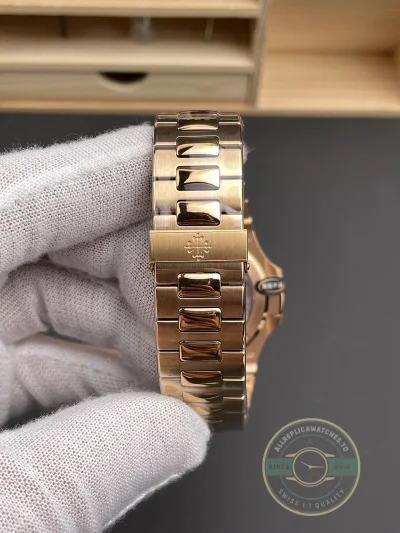 Replica Nautilus 5711/1R-001 Patek Philippe 40 mm, Rose Gold, Black Dial