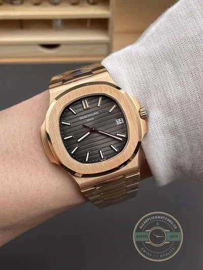 Replica Nautilus 5711/1R-001 Patek Philippe 40 mm, Rose Gold, Black Dial