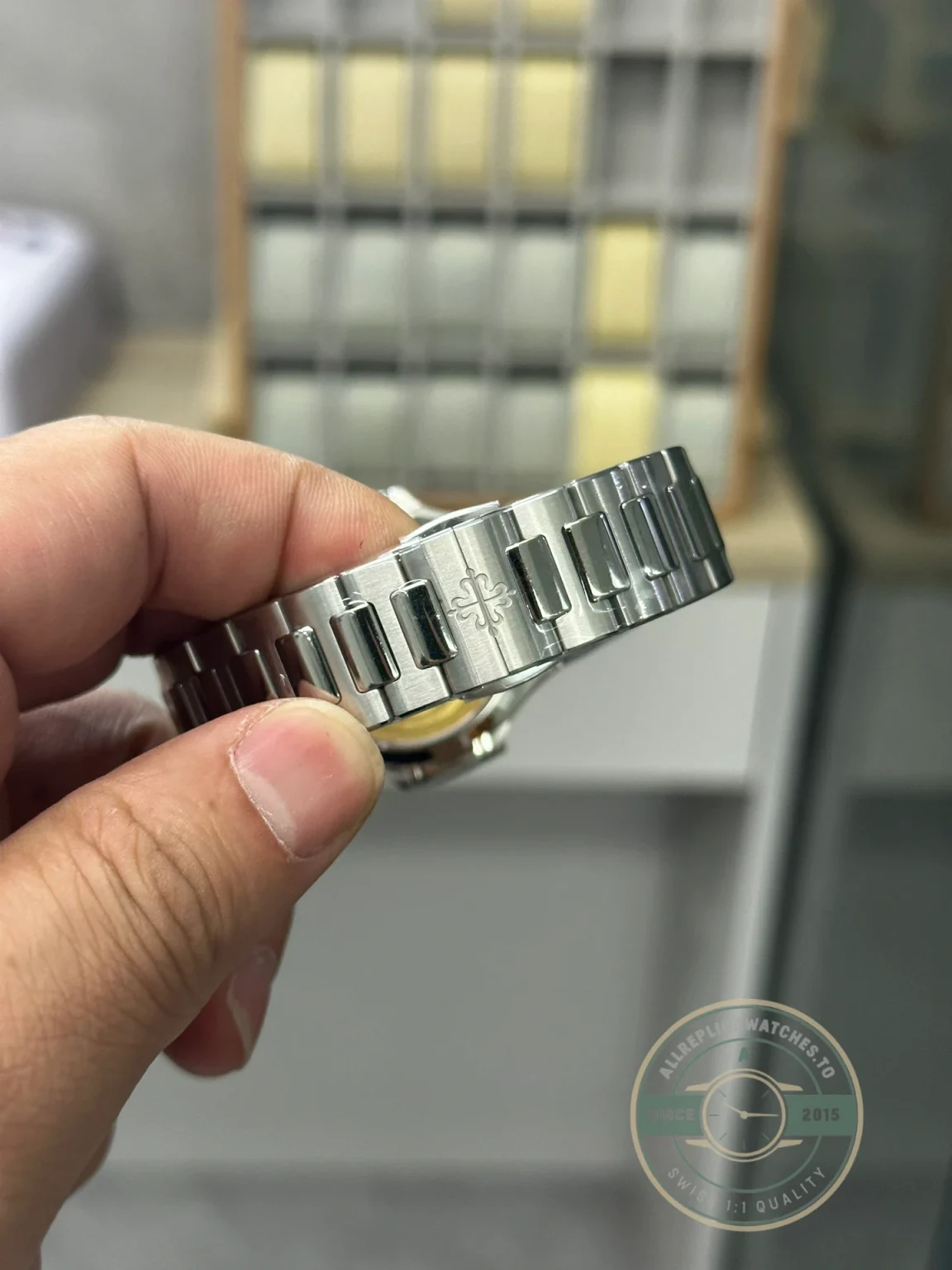 Nautilus 7118/1200A-001 Patek Philippe “Ladies Automatic”. 35.2 mm, Steel, Blue Dial