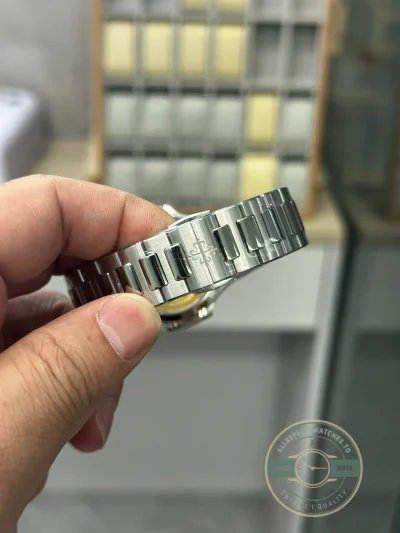 Nautilus 7118/1200A-001 Patek Philippe “Ladies Automatic”. 35.2 mm, Steel, Blue Dial