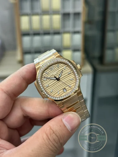 Replica Nautilus 7118/1200R-010 Patek Philippe “Ladies Automatic” 35.2 mm, Diamond brown