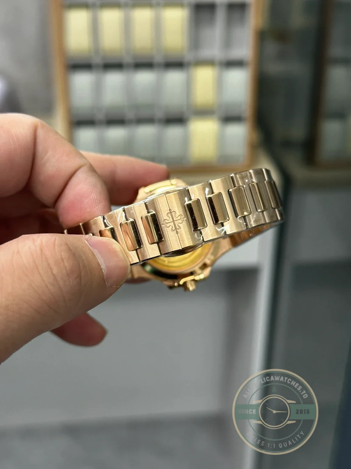 Replica Nautilus 7118/1200R-010 Patek Philippe “Ladies Automatic” 35.2 mm, Diamond brown