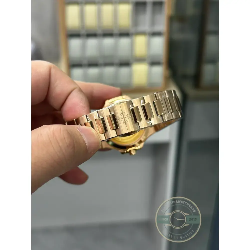 Replica Nautilus 7118/1200R-010 Patek Philippe “Ladies Automatic” 35.2 mm, Diamond brown