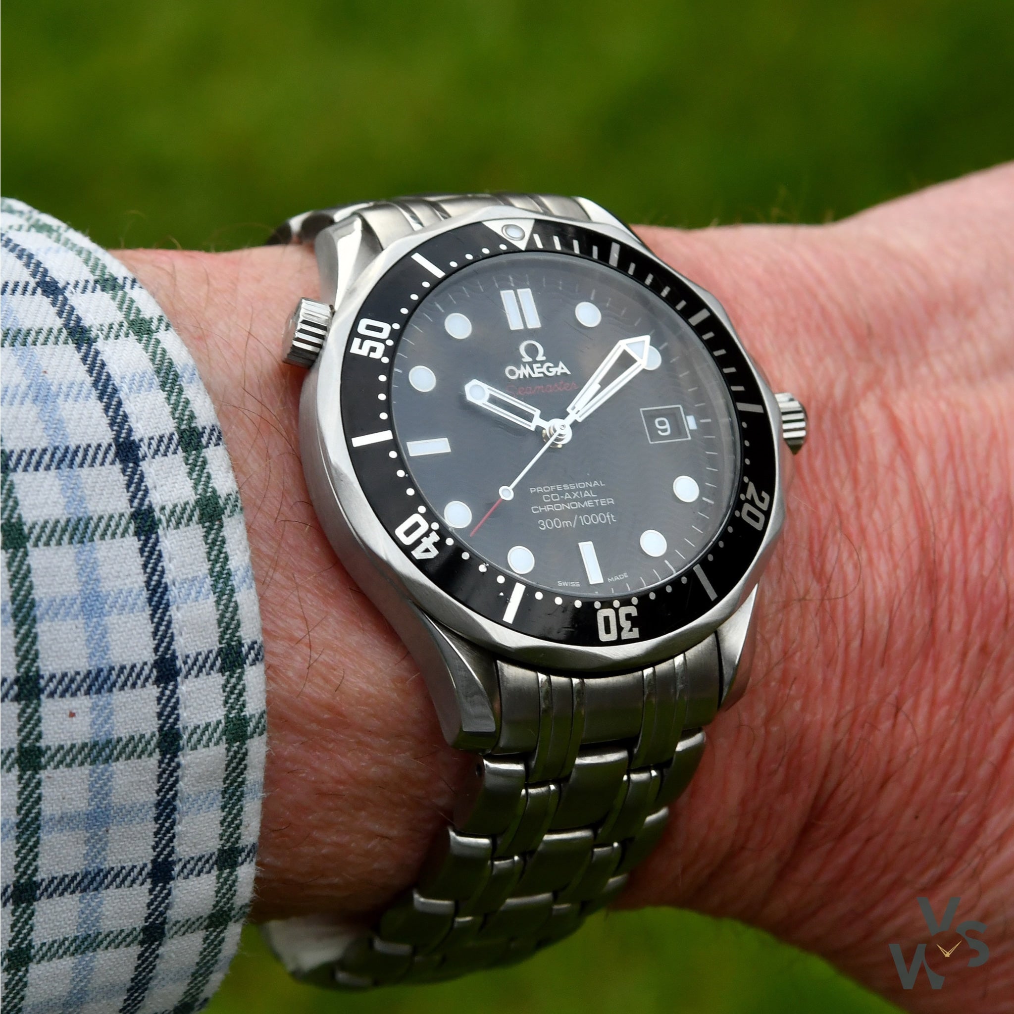Omega Seamaster Diver 300M wave pattern dial black ceramic