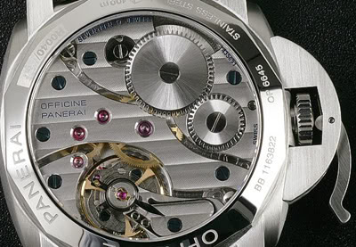 Panerai Luminor Due replica P.900 movement through caseback