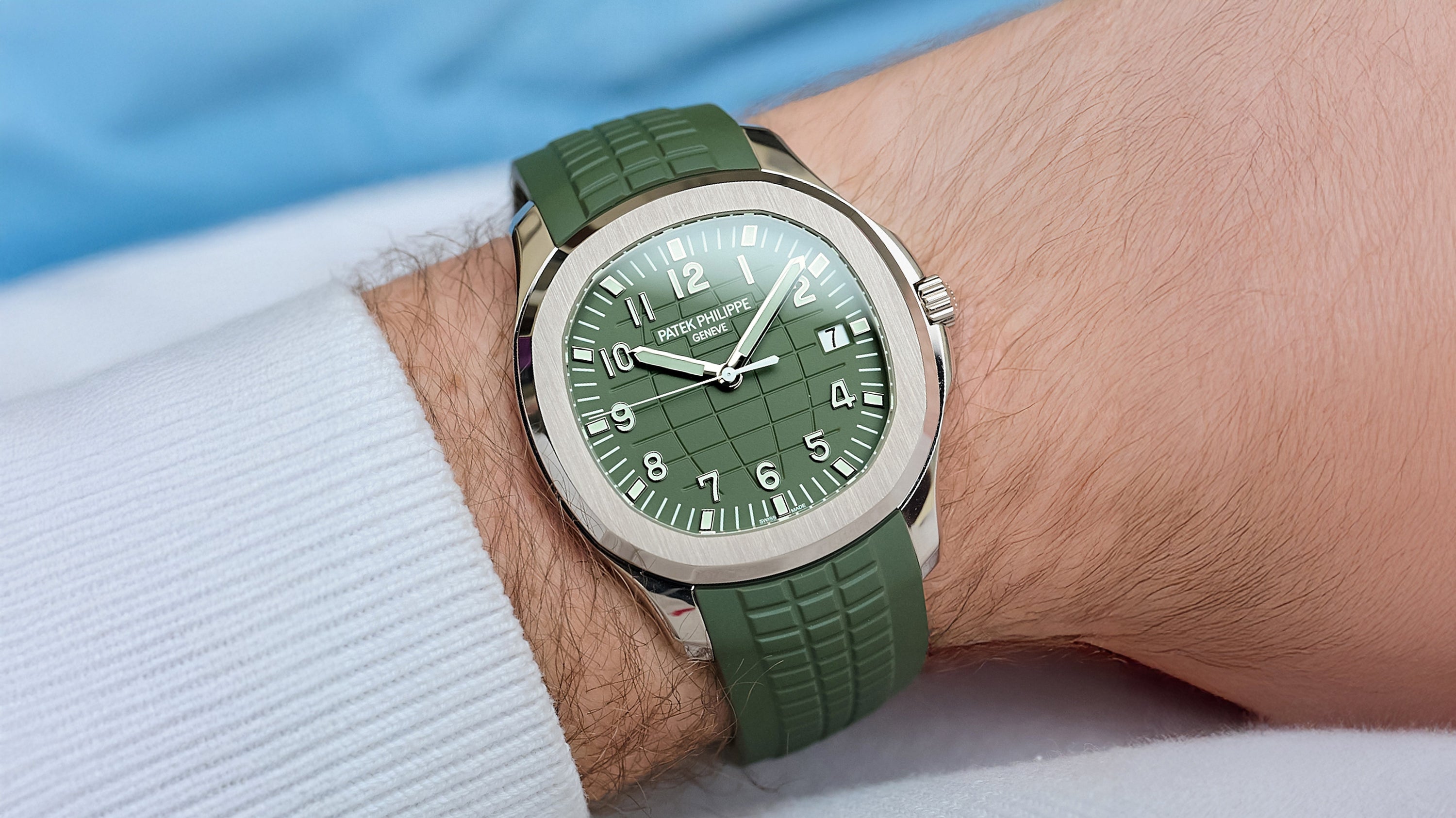 Patek Philippe Aquanaut 5168G Khaki Green dial closeup
