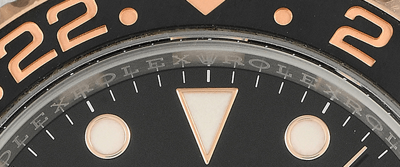 Rolex Submariner rehaut ROLEX engraving close-up