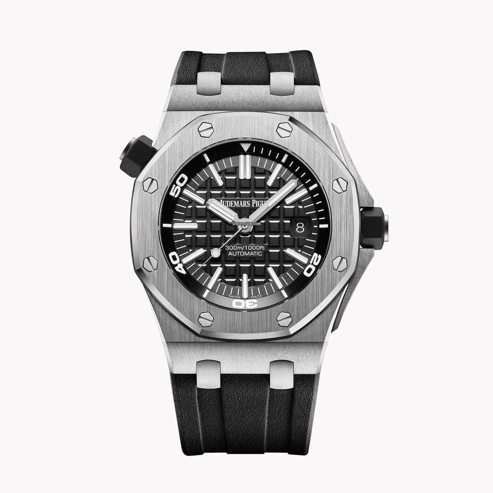 AP Royal Oak Offshore Diver 15710 black dial detail
