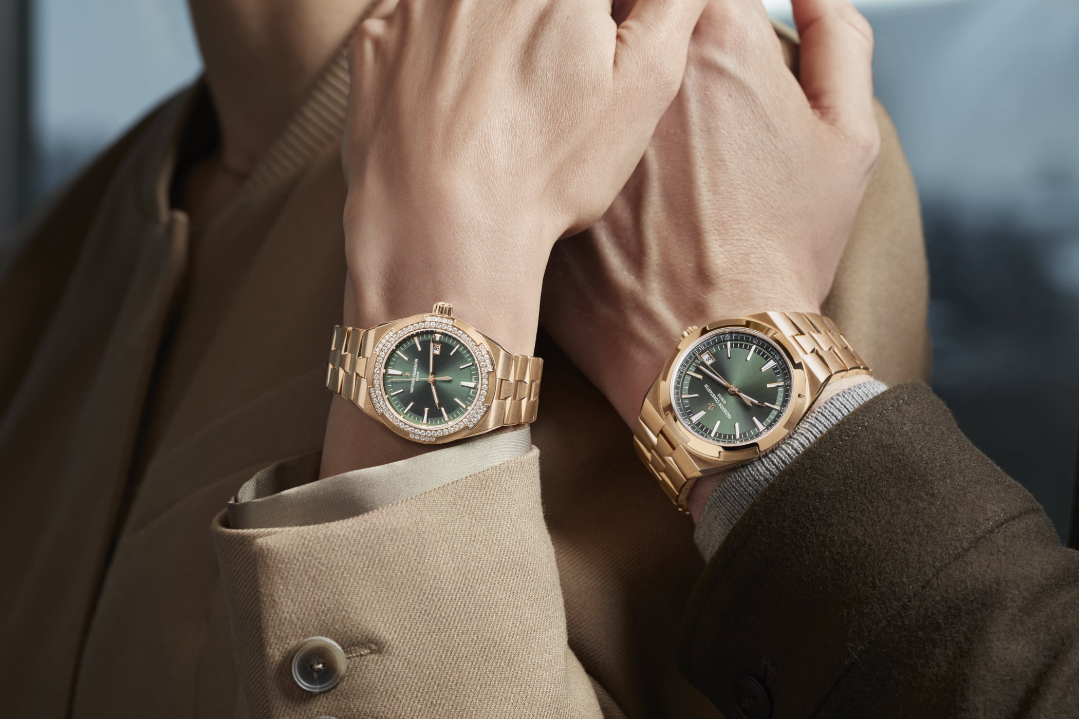 Vacheron Constantin Overseas replica with green dial on wrist
