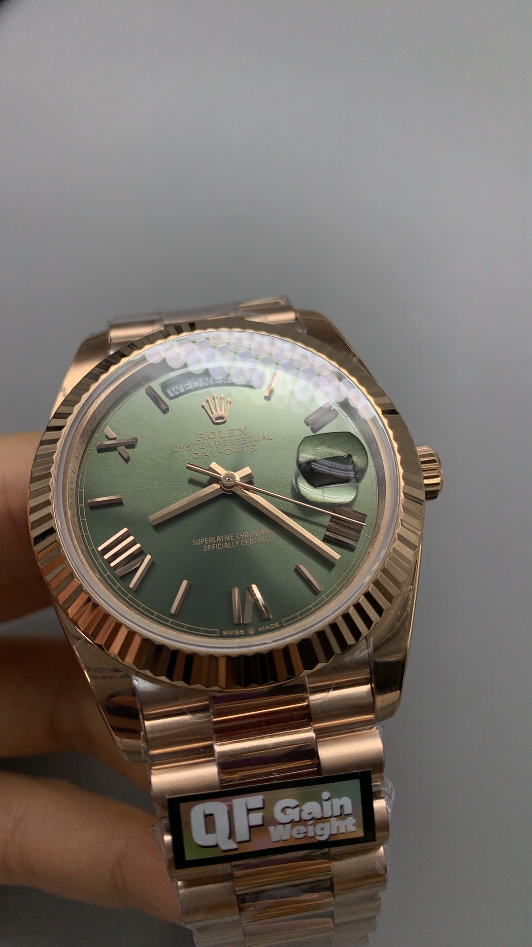 Rolex 228235-0025 Day-Date 40 Everose Olive Roman - Image 9