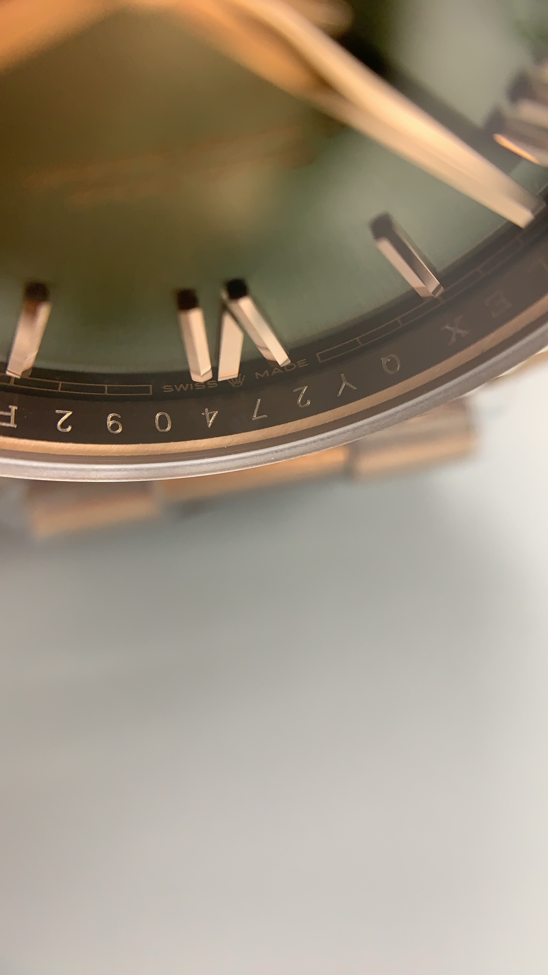 Rolex 228235-0025 Day-Date 40 Everose Olive Roman - Image 11