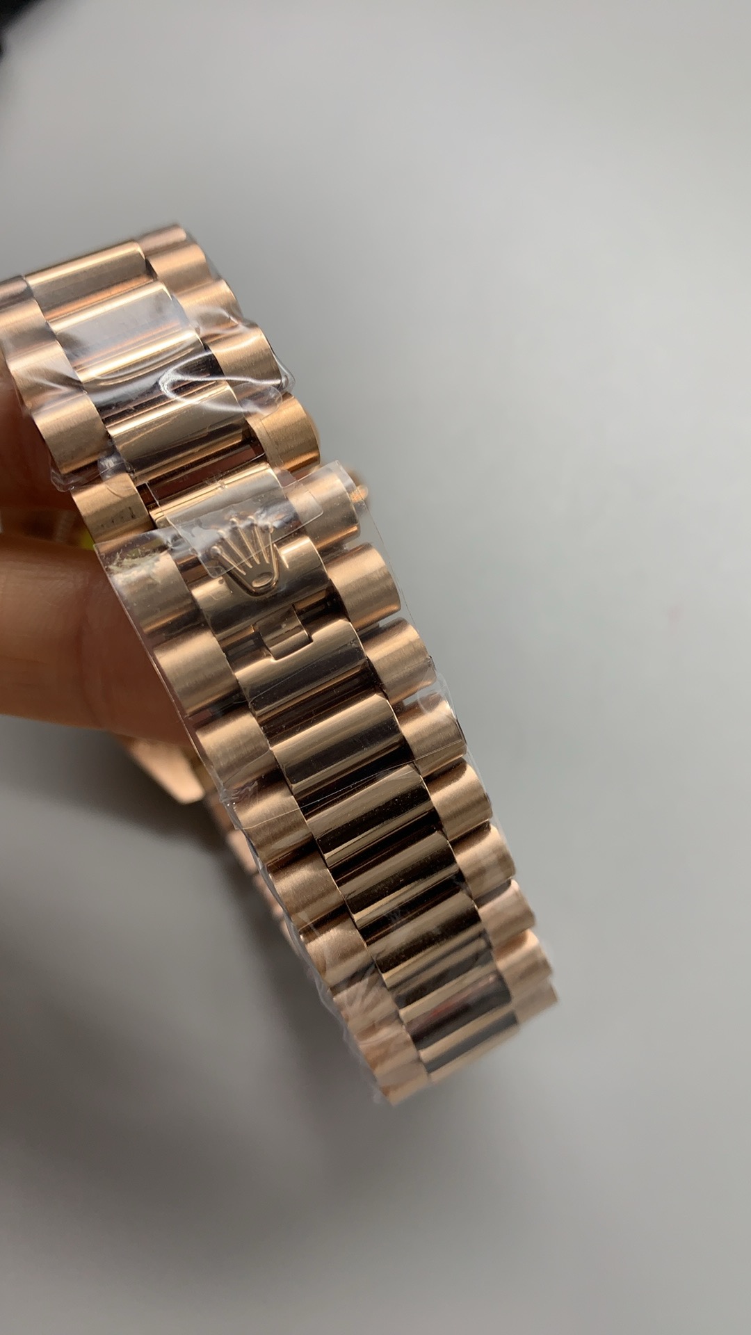Rolex 228235-0025 Day-Date 40 Everose Olive Roman - Image 17