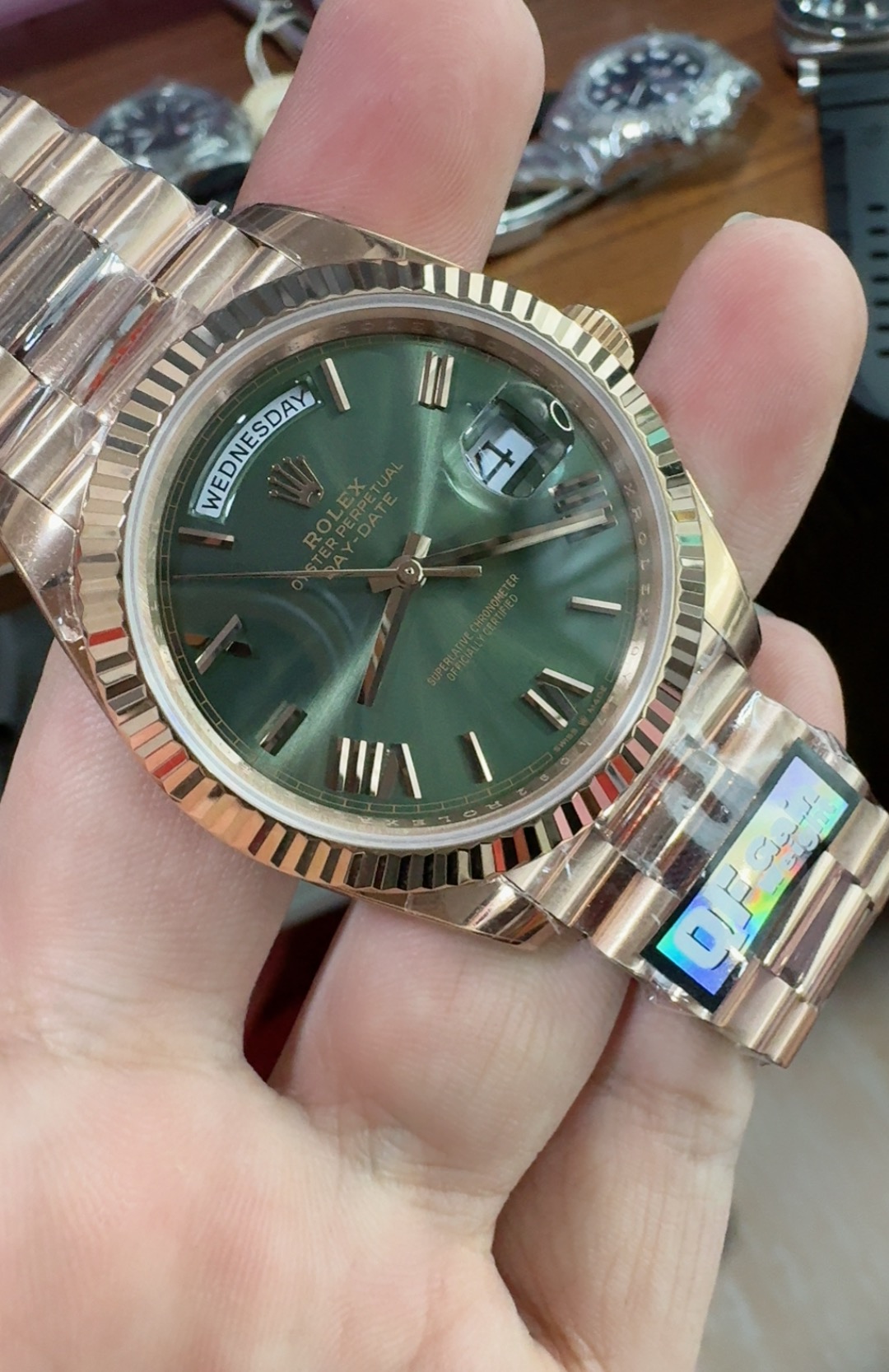 Rolex 228235-0025 Day-Date 40 Everose Olive Roman - Image 22
