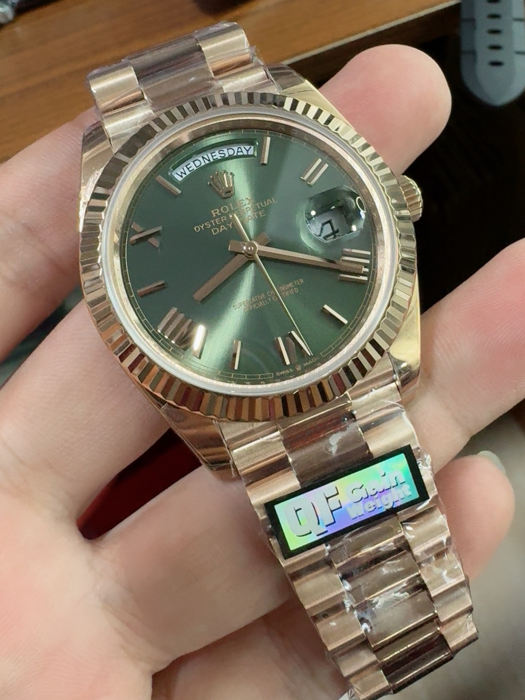 Rolex 228235-0025 Day-Date 40 Everose Olive Roman - Image 23
