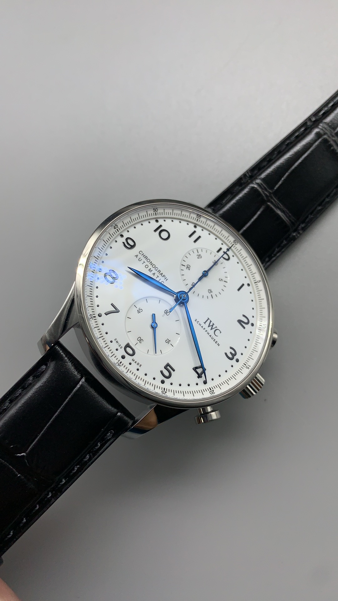 The case is 316L stainless steel at the 41mm Portugieser diameter