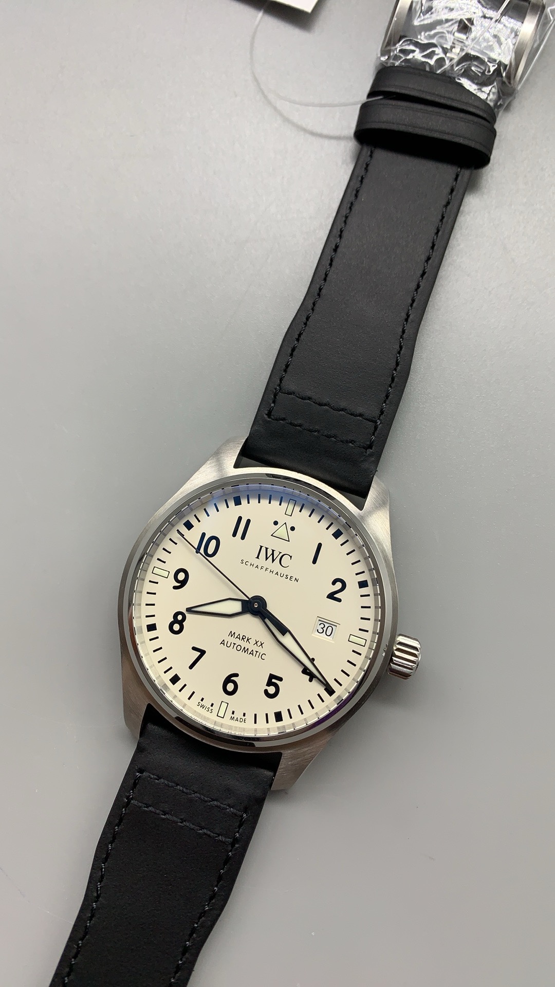 316L steel case at forty millimetres on the silver-plated Mark XX replica