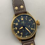 Date and running seconds alongside the hours, with no chronograph on this dial