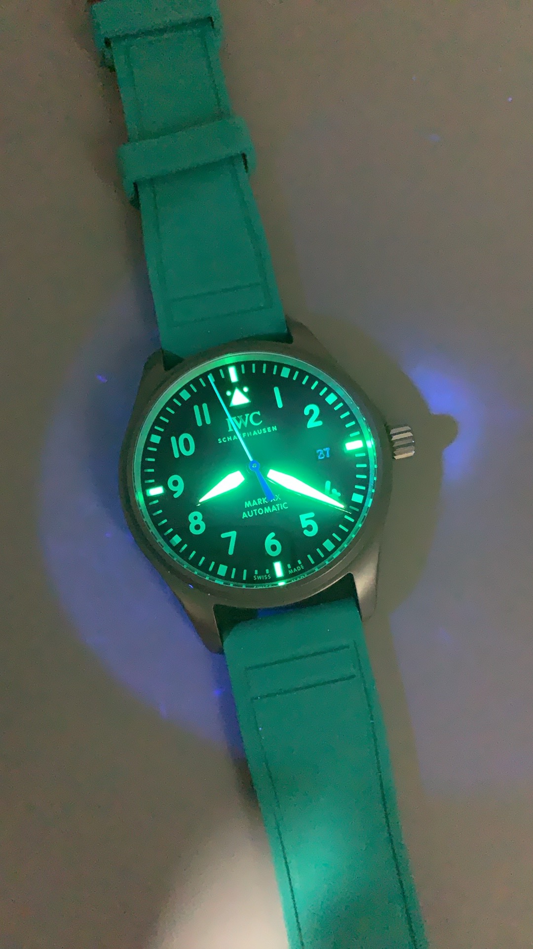 Green confined to the numerals and indices on this AMG Mark XX clone dial
