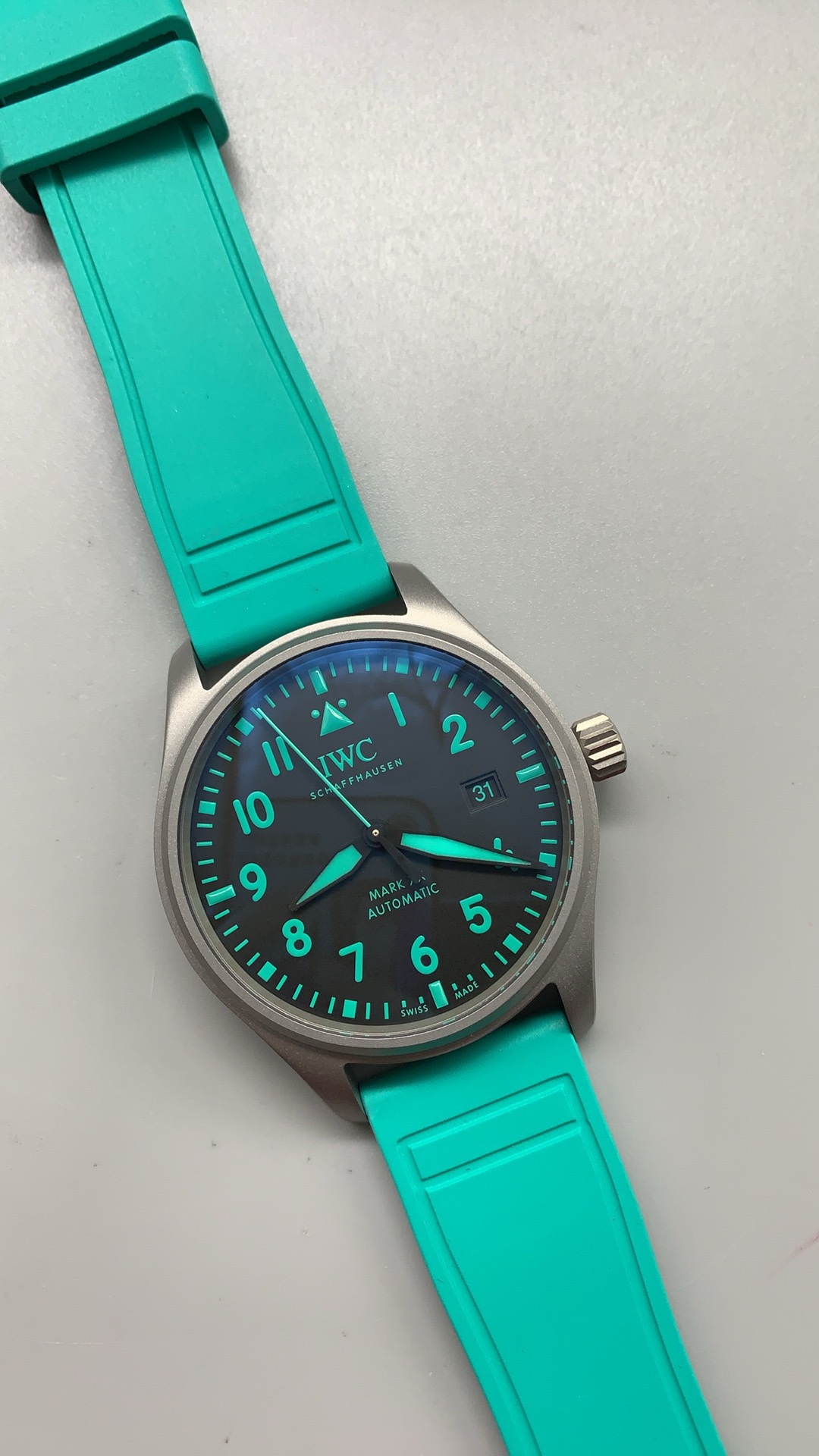 Luminous hands glowing green rather than white on this Mark XX clone