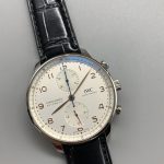 Naval instrument logic: a white dial for legibility, blued hands for contrast