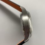 A flyback function resets and restarts the chronograph in one press