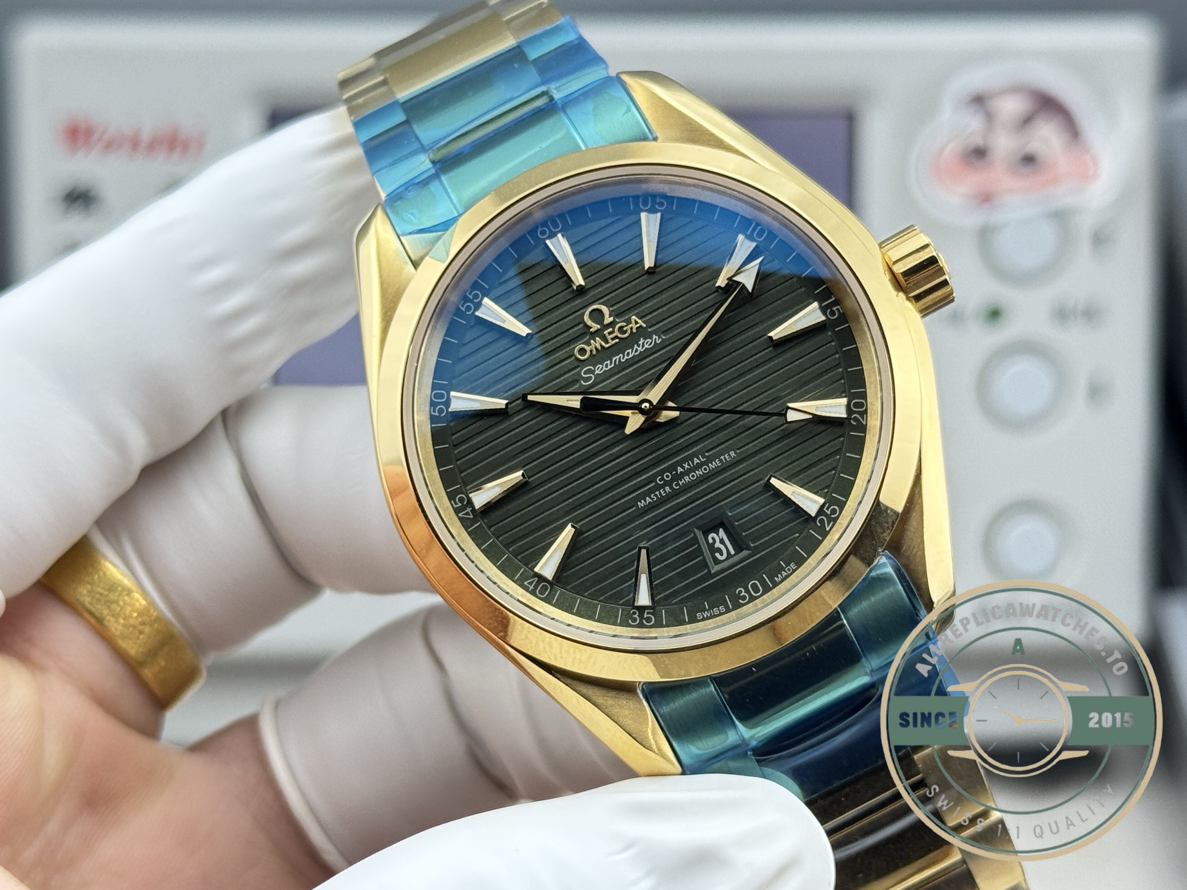 VS8900 clone movement, the mechanical heart of this gold Omega Aqua Terra 150M build