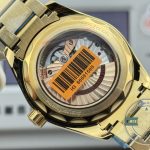 Aqua Terra 150M proportions rendered in 18K gold, Omega replica on the VS8900 automatic