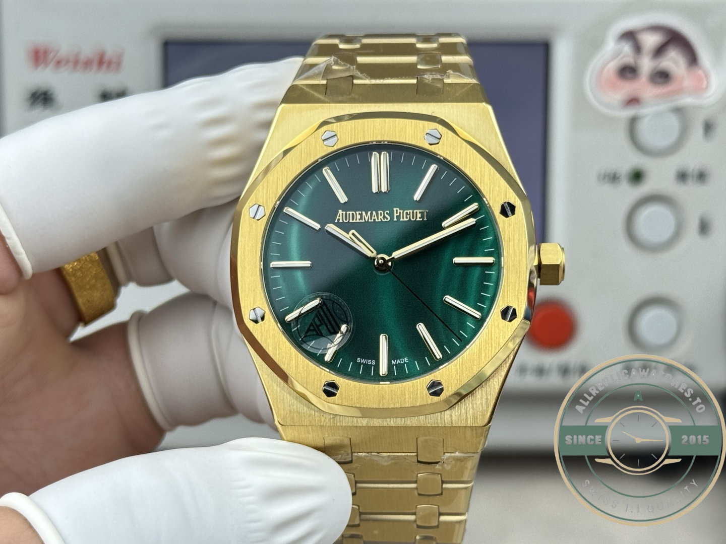 Replica Audemars Piguet Royal Oak 41mm Yellow Gold Green Dial Ref.15513BA.OO.1320BA.01 - Image 2